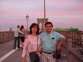 ../2007/07/21-brooklyn_bridge-dot-joe-bridge-mom-dad.jpg