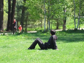 ../2012/04/29-1206-fresh_pond-MA-nora-grass.jpg