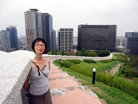 28-1050-nora-korea-namsan-wall-seoul.jpg