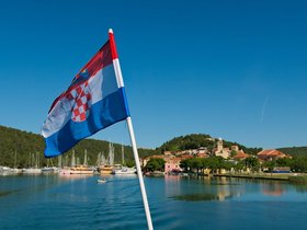 ../2016/05/18-0810-skradin_krka-waterfall-croatia.jpg