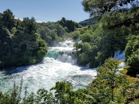../2016/05/18-1019-skradin_krka-waterfall-croatia.jpg