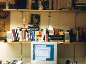 ../1990-2000/00/scan-0084-room.jpg