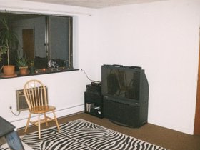 ../1990-2000/00/scan-0255-room.jpg