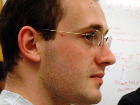 ../2000/05/10-hugo-MIT.jpg