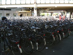 ../2000/05/16-amsterdam-bike.jpg