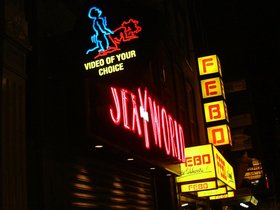 ../2000/05/17-amsterdam-NLD-neon-sex.jpg