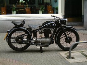 ../2000/05/21-amsterdam-bmw-bike.jpg