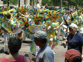 ../2000/06/10-pride-street-feathres.jpg
