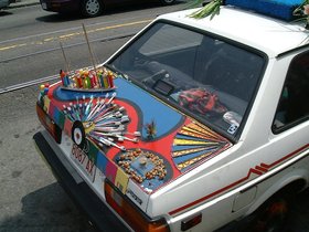 ../2000/06/11-creative-car.jpg