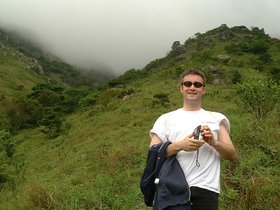 ../2001/04/27-po_lin-lantau-HKG-peak-danbri.jpg