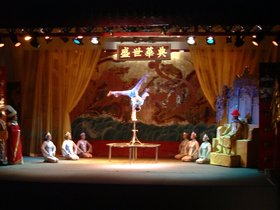 ../2001/04/30-HKG-dance.jpg