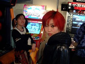 ../2001/05/06-1200-fashion-goth-shibuya-JPN-street-tokyo_2.jpg