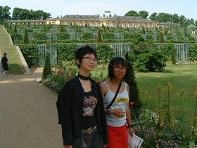../2001/05/26-1200-sanssouci-DEU-berlin-mimi-nora.jpg