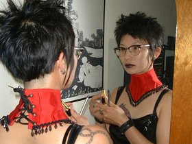 ../2001/07/11-nora-goth.jpg