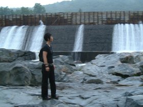../2001/08/12-road_trip-shelburne-MA-falls-nora.jpg
