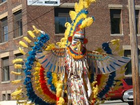 ../2001/08/26-parade-costume.jpg