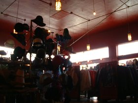 ../2001/10/09-portland_OR-OR-thrift.jpg