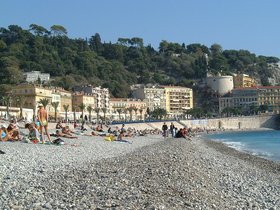 ../2001/11/4-nice-FRA-beach.jpg