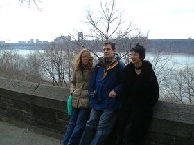 ../2002/02/17-cloisters-NY-nicole-hugo-nora.jpg