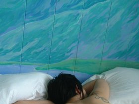 ../2002/05/11-kauai-HI-hostel-nora-sleeping.jpg