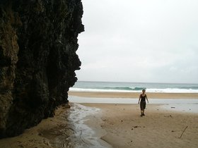 ../2002/05/14-kauai-HI-hanakapiai-beach-nora.jpg