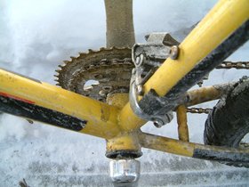 ../2003/02/14-gunky-bike-chainset.jpg