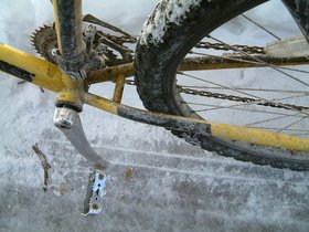 ../2003/02/14-gunky-bike-pedals.jpg