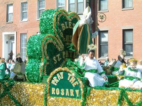 ../2003/03/16-st_patricks-parade-pray-rosary.jpg