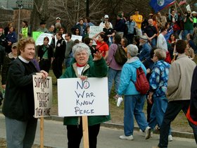 ../2003/03/29-boston-MA-commons-protest-ladies.jpg