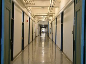 ../2003/05/10-cambridge-MA-MIT-infinite-corridor.jpg
