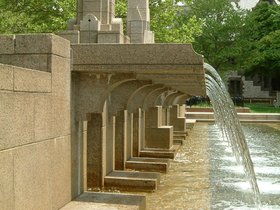 ../2003/05/31-boston-MA-copley-fountain.jpg