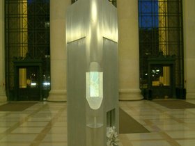 ../2003/06/28-periscope-stand-MIT.jpg