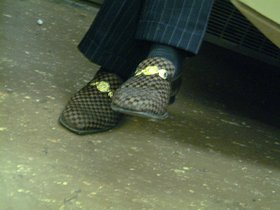 ../2003/07/11-NYC-NY-ny-subway-shoes.jpg