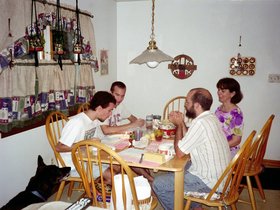 ../2003/08-family/gregs-birthday.jpg