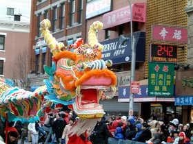 ../2004/01/25-ny-chinatown-new_years-dragon-clock-NYC-NY-newyear.jpg