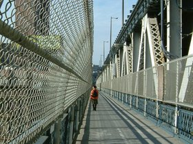 ../2004/03/08-brooklyn-NY-nora-bridge.jpg
