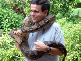 ../2004/08/04-miami-FL-snake-joe-dad.jpg