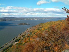 ../2006/10/25-breakneck-NY-view-north.jpg
