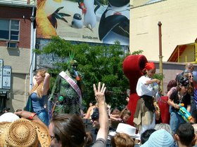 ../2007/06/23-brooklyn-NY-mermaid_parade-parade_15.jpg