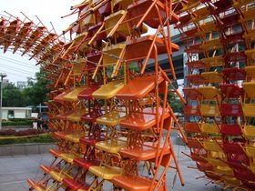 ../2007/08/02-1605-taipei-TWN-chair-crazy.jpg