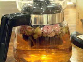 ../2007/08/04-1927-teapot-by_nora.jpg