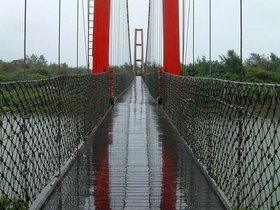 ../2007/08/07-1513-by_nora-beach-bridge.jpg