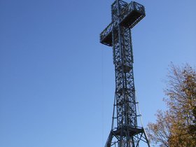 ../2007/10/21-1450-montreal-CAN-mount_royal-cross.jpg