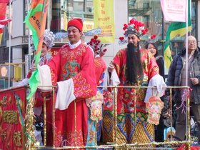 01-1253-chinatown-float.jpg