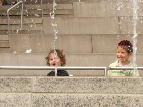 ../2009/05/24-1037-fountain-kid-brooklyn-NY-museum.jpg