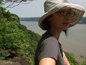 ../2009/05/25-1155-palisades-NY-nj-park-lunch-nora.jpg