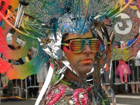 ../2009/06/20-1502-brooklyn-NY-coney_island-mermaid_parade-parade-fab.jpg