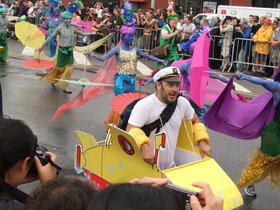 ../2009/06/20-1524-brooklyn-NY-coney_island-mermaid_parade-parade-captain.jpg