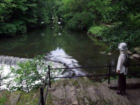 ../2009/06/28-1305-bronx-NY-river-falls.jpg