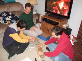 ../2009/12/25-1420-baltimore-MD-holiday-trebuchet-joseph-greg-dan.jpg